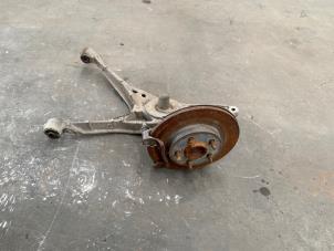 Begagnade Bakre gaffelben, vänster Cadillac Seville (K-body) 4.6 STS/North Star V8 32V Pris på förfrågan erbjuds av Autodemontage Joko B.V.