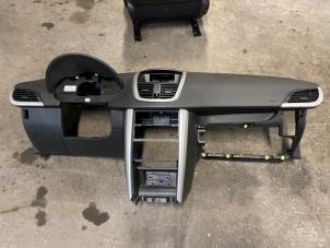 Begagnade Instrumentbräda Peugeot 207/207+ (WA/WC/WM) 1.6 16V VTRi Pris på förfrågan erbjuds av Autodemontage Joko B.V.