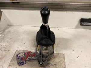 Begagnade Växelspak Mercedes B (W245) 2.0 B-180 CDI 16V Pris på förfrågan erbjuds av Autodemontage Joko B.V.