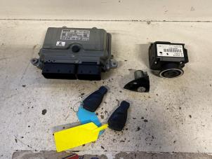 Begagnade Dator, motorstyrning Mercedes B (W245) 2.0 B-180 CDI 16V Pris på förfrågan erbjuds av Autodemontage Joko B.V.