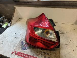 Gebruikte Achterlicht links Ford Focus 3 1.6 TDCi 95 Prijs op aanvraag aangeboden door Autodemontage Joko B.V.
