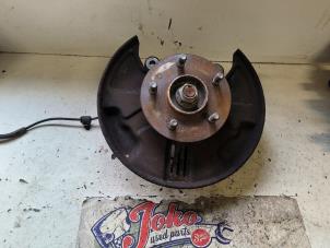 Begagnade Spindel, vänster fram Daihatsu Terios (J2) 1.5 16V DVVT 4x2 Euro 4 Pris på förfrågan erbjuds av Autodemontage Joko B.V.