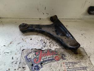 Begagnade Främre undre gaffelben, höger Daihatsu Terios (J2) 1.5 16V DVVT 4x2 Euro 4 Pris på förfrågan erbjuds av Autodemontage Joko B.V.