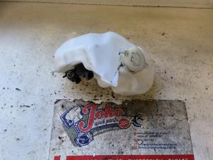 Begagnade Spolartank, vindruta Daihatsu Terios (J2) 1.5 16V DVVT 4x2 Euro 4 Pris på förfrågan erbjuds av Autodemontage Joko B.V.