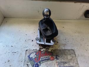 Begagnade Växelspak Daihatsu Terios (J2) 1.5 16V DVVT 4x2 Euro 4 Pris på förfrågan erbjuds av Autodemontage Joko B.V.