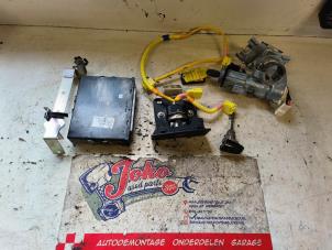 Begagnade Cylinderlåsuppsättning (komplett) Daihatsu Terios (J2) 1.5 16V DVVT 4x2 Euro 4 Pris på förfrågan erbjuds av Autodemontage Joko B.V.