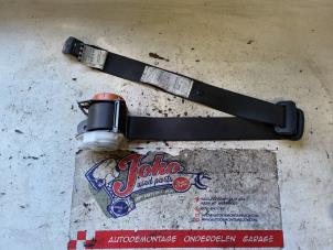 Begagnade Bakre säkerhetsbälte, vänster Daihatsu Terios (J2) 1.5 16V DVVT 4x2 Euro 4 Pris på förfrågan erbjuds av Autodemontage Joko B.V.