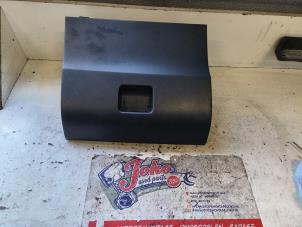 Begagnade Handskfack Daihatsu Terios (J2) 1.5 16V DVVT 4x2 Euro 4 Pris på förfrågan erbjuds av Autodemontage Joko B.V.