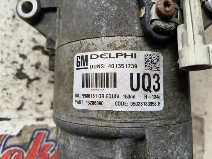 Luftkonditioneringspump från en Opel Zafira (M75) 2.2 16V Direct Ecotec 2008