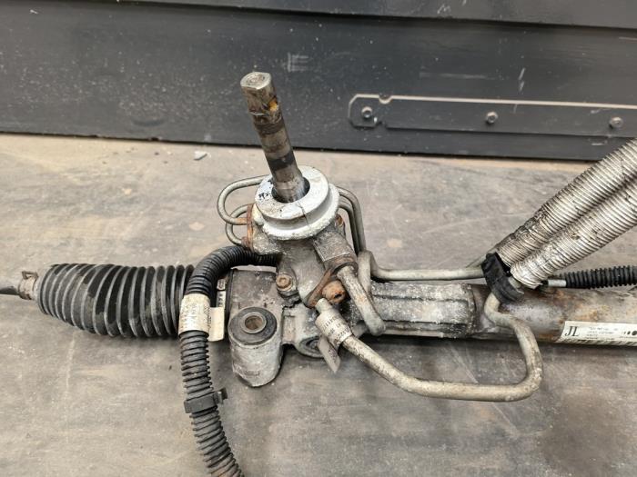 Servostyrningsbox från en Opel Zafira (M75) 2.2 16V Direct Ecotec 2008