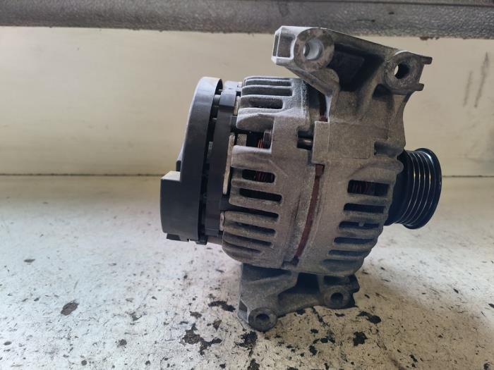 Dynamo från en Opel Zafira (M75) 2.2 16V Direct Ecotec 2008