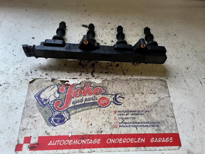 Tändspole från en Opel Zafira (M75) 2.2 16V Direct Ecotec 2008