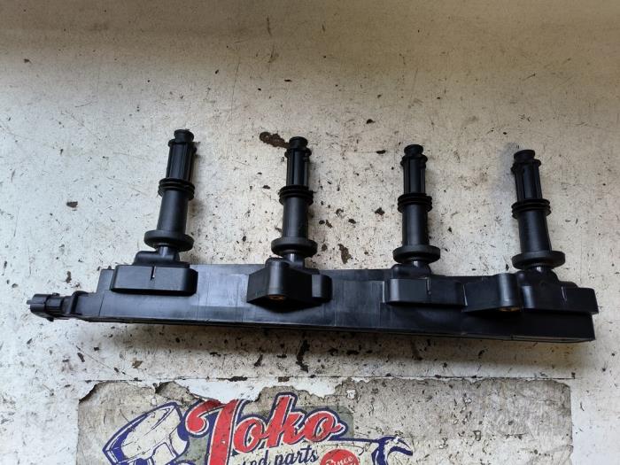 Tändspole från en Opel Zafira (M75) 2.2 16V Direct Ecotec 2008