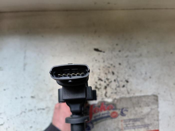 Tändspole från en Opel Zafira (M75) 2.2 16V Direct Ecotec 2008