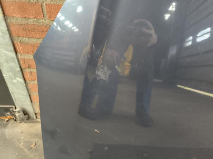 Motorhuv från en Opel Zafira (M75) 2.2 16V Direct Ecotec 2008