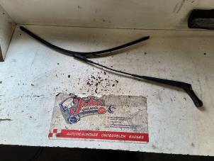 Begagnade Främre torkararm Opel Zafira (M75) 2.2 16V Direct Ecotec Pris på förfrågan erbjuds av Autodemontage Joko B.V.