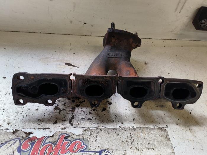 Avgasgrenrör från en Opel Zafira (M75) 2.2 16V Direct Ecotec 2008