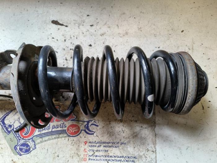 Stötdämparstång, höger fram från en Opel Zafira (M75) 2.2 16V Direct Ecotec 2008