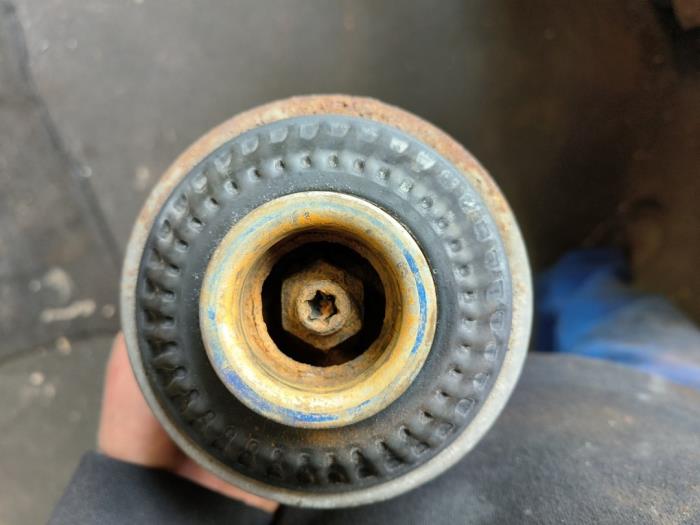 Stötdämparstång, höger fram från en Opel Zafira (M75) 2.2 16V Direct Ecotec 2008