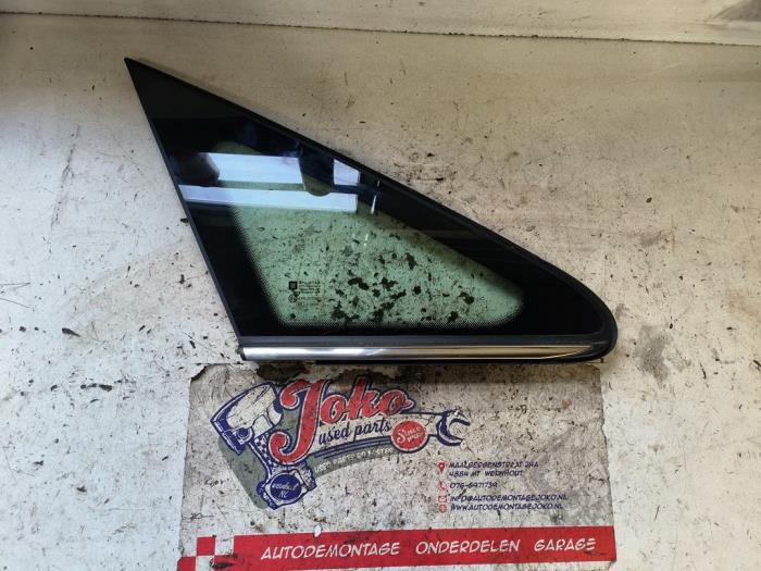 Extra fönster, 4-dörrars, höger fram från en Opel Zafira (M75) 2.2 16V Direct Ecotec 2008