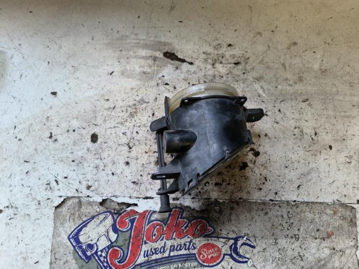 Dimljus, vänster fram från en Opel Zafira (M75) 2.2 16V Direct Ecotec 2008