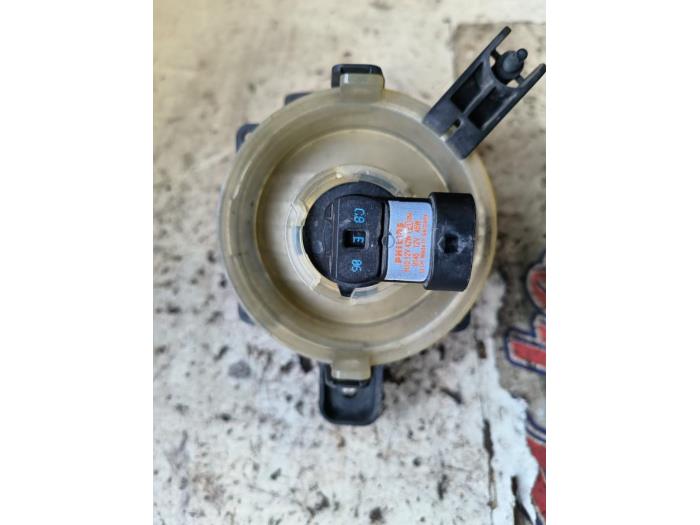 Dimljus, vänster fram från en Opel Zafira (M75) 2.2 16V Direct Ecotec 2008