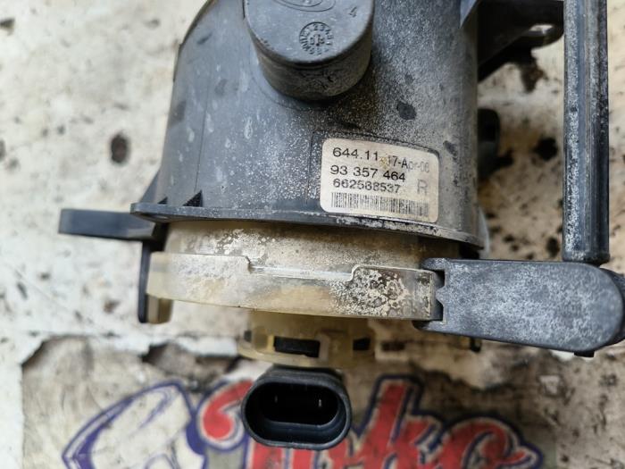 Dimljus, höger fram från en Opel Zafira (M75) 2.2 16V Direct Ecotec 2008