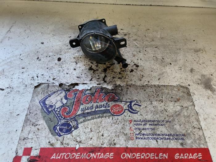 Dimljus, höger fram från en Opel Zafira (M75) 2.2 16V Direct Ecotec 2008