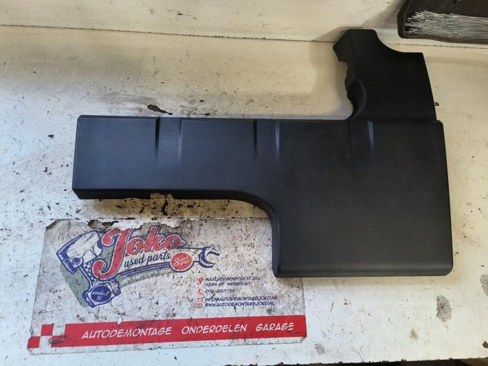 Motorskyddspanel från en Opel Zafira (M75) 2.2 16V Direct Ecotec 2008