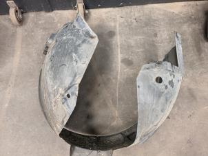 Begagnade Isolering, hjulhus Opel Zafira (M75) 2.2 16V Direct Ecotec Pris på förfrågan erbjuds av Autodemontage Joko B.V.