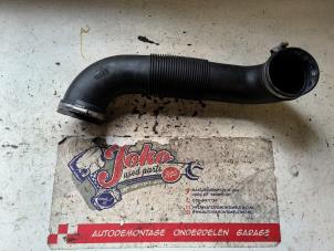Begagnade Luftintagsslang Opel Zafira (M75) 2.2 16V Direct Ecotec Pris på förfrågan erbjuds av Autodemontage Joko B.V.