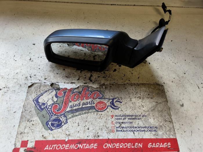 Skärmspegel, vänster från en Opel Zafira (M75) 2.2 16V Direct Ecotec 2008