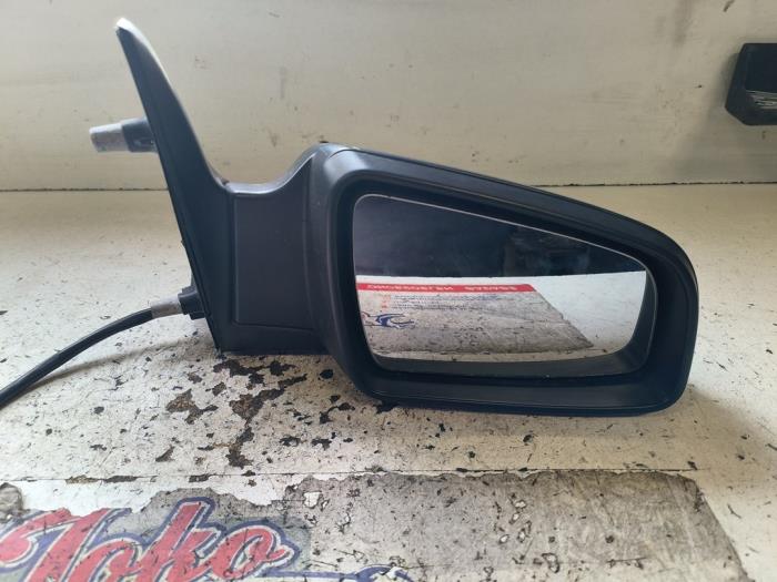 Skärmspegel, höger från en Opel Zafira (M75) 2.2 16V Direct Ecotec 2008