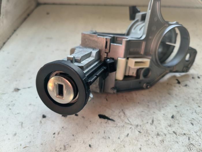 Dator, motorstyrning från en Opel Zafira (M75) 2.2 16V Direct Ecotec 2008