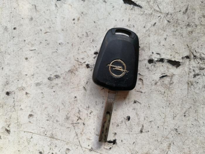 Dator, motorstyrning från en Opel Zafira (M75) 2.2 16V Direct Ecotec 2008