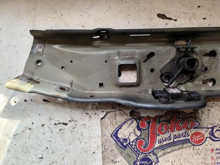 Front från en Opel Zafira (M75) 2.2 16V Direct Ecotec 2008