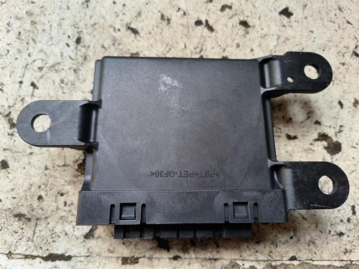 PDC-modul från en Opel Zafira (M75) 2.2 16V Direct Ecotec 2008