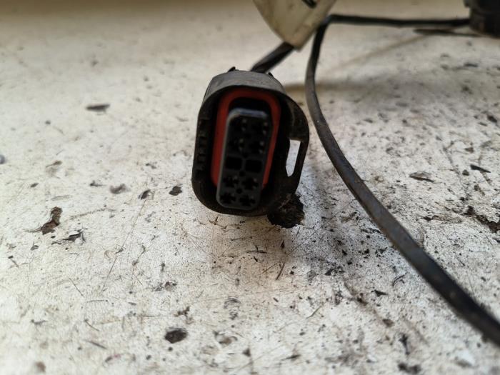 Parkeringssensor från en Opel Zafira (M75) 2.2 16V Direct Ecotec 2008