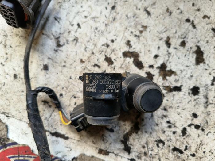 Parkeringssensor från en Opel Zafira (M75) 2.2 16V Direct Ecotec 2008