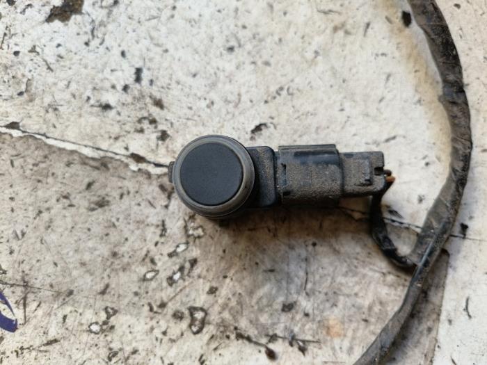 Parkeringssensor från en Opel Zafira (M75) 2.2 16V Direct Ecotec 2008