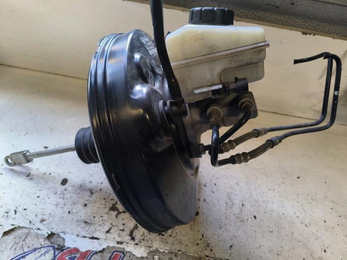 Bromsservo från en Opel Zafira (M75) 2.2 16V Direct Ecotec 2008