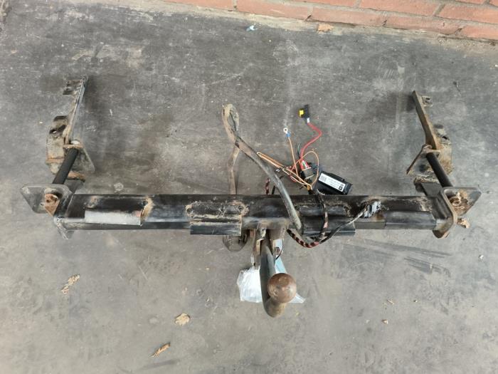 Dragkrok från en Opel Zafira (M75) 2.2 16V Direct Ecotec 2008