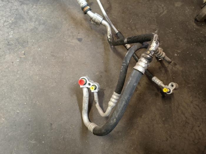 Luftkonditioneringsledning från en Opel Zafira (M75) 2.2 16V Direct Ecotec 2008