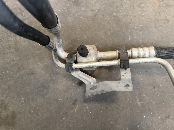 Luftkonditioneringsledning från en Opel Zafira (M75) 2.2 16V Direct Ecotec 2008