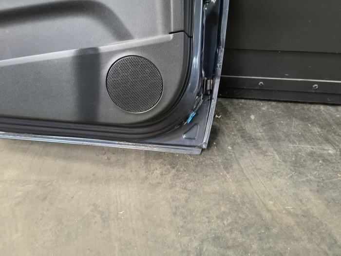 Bakdörr, 4-dörrars, vänster från en Opel Zafira (M75) 2.2 16V Direct Ecotec 2008