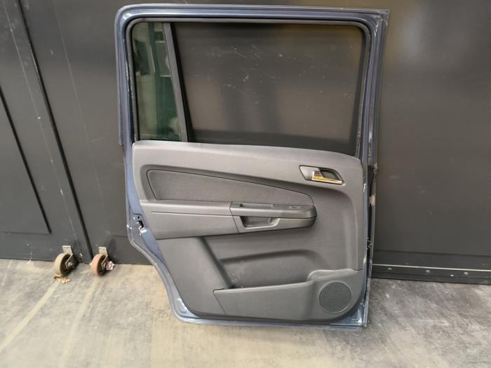 Bakdörr, 4-dörrars, vänster från en Opel Zafira (M75) 2.2 16V Direct Ecotec 2008