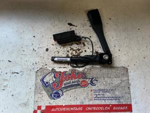 Gebruikte Gordelspanner rechts Opel Corsa D 1.2 16V Prijs op aanvraag aangeboden door Autodemontage Joko B.V.