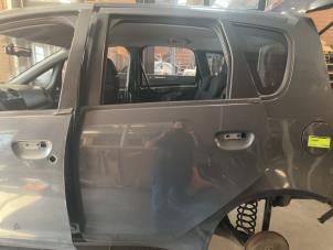 Używane Drzwi lewe tylne wersja 4-drzwiowa Mitsubishi Colt (Z2/Z3) 1.3 16V Cena na żądanie oferowane przez Autodemontage Joko B.V.