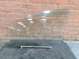 Gebruikte Portierruit 4Deurs links-voor Suzuki Alto 1.0 12V Prijs op aanvraag aangeboden door Autodemontage Joko B.V.