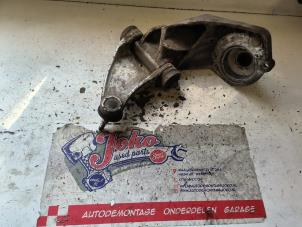 Begagnade Främre övre gaffelben, höger Alfa Romeo GT (937) 2.0 JTS 16V Pris på förfrågan erbjuds av Autodemontage Joko B.V.